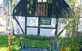 Broesarp Kaellagarden Vindsvaning 2 Rum Och Koek